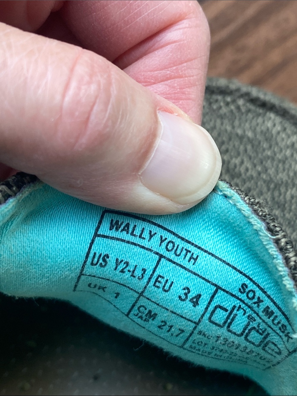 Hey Dude “Wally” Boys Shoes - Picture 7 of 9